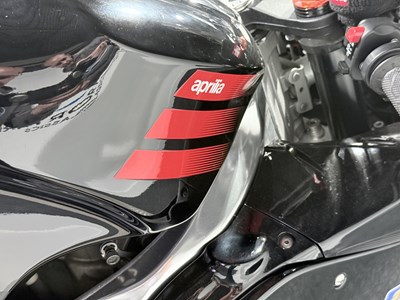 Lot 2008 Aprilia RSV1000R