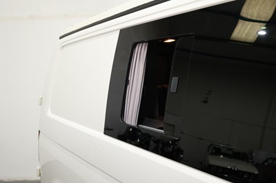 Lot 121 - 2011 Volkswagen Transporter T26 Camper