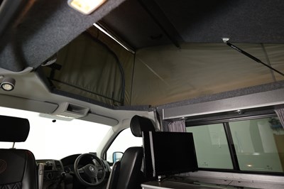 Lot 121 - 2011 Volkswagen Transporter T26 Camper