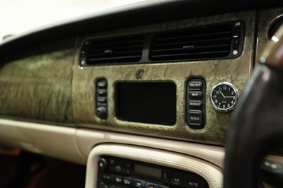 Lot 112 - 2001 Jaguar XKR