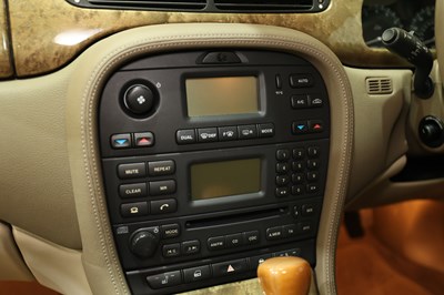 Lot 153 - 2004 Jaguar S-Type V6 SE Auto