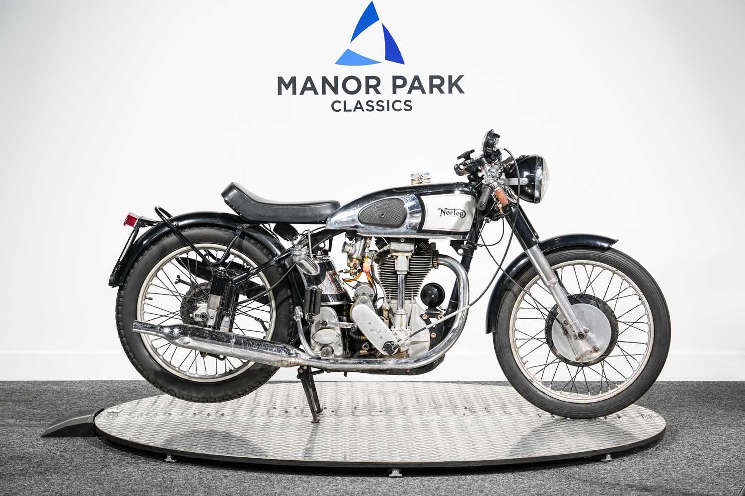 197 - 1950 Norton International Model 30