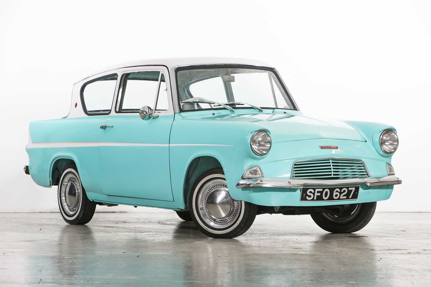 391 - 1960 Ford Anglia