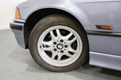 Lot 1995 BMW 318i Auto Convertible