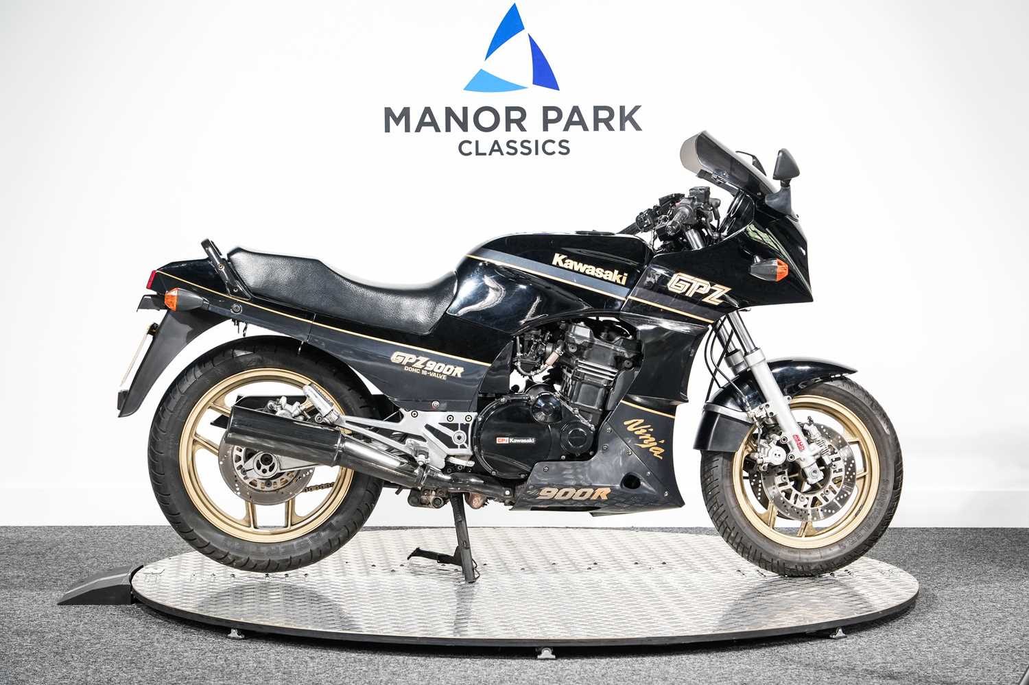 190 - 1989 Kawasaki GPZ900R