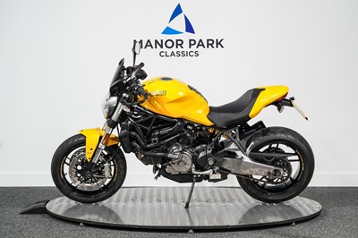 Lot 2017 Ducati Monster 821