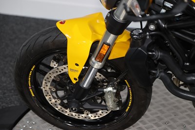 Lot 2017 Ducati Monster 821
