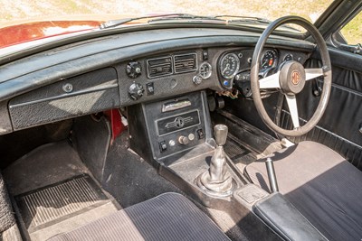 Lot 51 - 1973 MG B GT V8